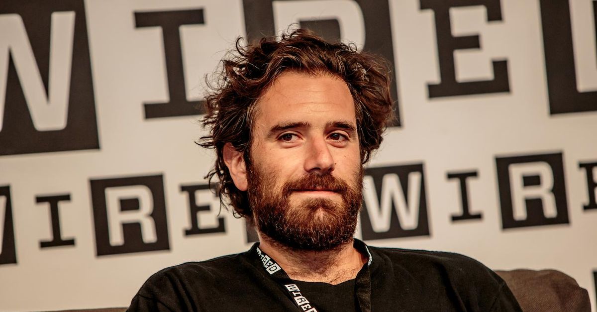 Tommaso Paradiso e la citazione della famosa lite tra Zenga e Varriale: “Non sapete quanto…”