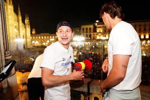 Parpiglia sulla festa scudetto dell’Inter: “La risposta dell’inviato Dazn a Diletta? Scherziamo?” - immagine 1