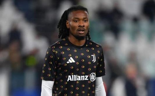 Juve-Stoccarda, Thiago Motta perde per infortunio Douglas Luiz nel riscaldamento- immagine 2