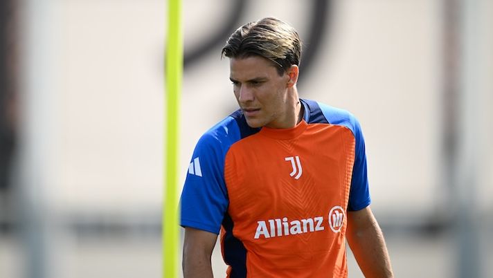 TURIN, ITALY - JULY 17: Nicolo Fagioli of Juventus during a training session at JTC on July 17, 2024 in Turin, Italy. (Photo by Daniele Badolato - Juventus FC/Juventus FC via Getty Images) Gazzetta: “Fagioli-Motta, è già scoppiato il feeling: così la Juve nasce attorno a lui” - immagine 1