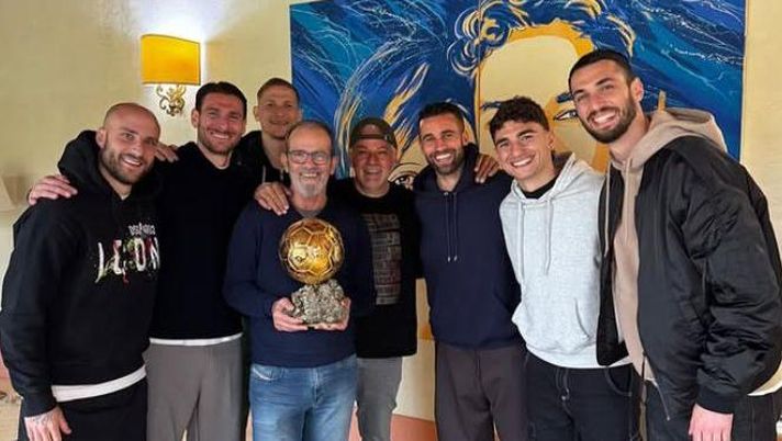 Vicenza, delegazione di calciatori biancorossi a casa di Roberto Baggio - immagine 1