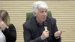 “Cosa serve per emergere?”: la risposta di Gasp fa impazzire gli studenti (VIDEO)