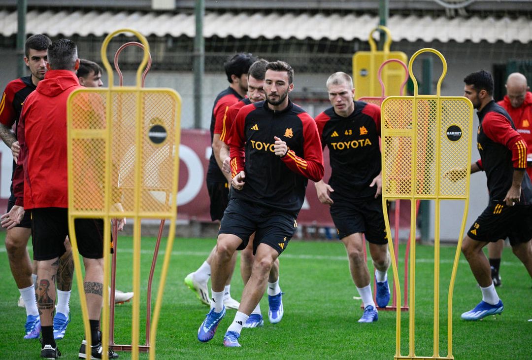 Trigoria, rifinitura prima di Roma-Monza: in gruppo Smalling – FOTO GALLERY - immagine 5