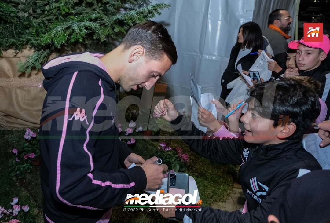 FOTO Palermo: Accardi, Saric e Gomes accendono l’albero al ‘Barbera’ (Gallery) - immagine 18