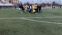 Dilettanti, calcio al volto al derby di Siracusa: sangue, ambulanza e tragedia sfiorata…