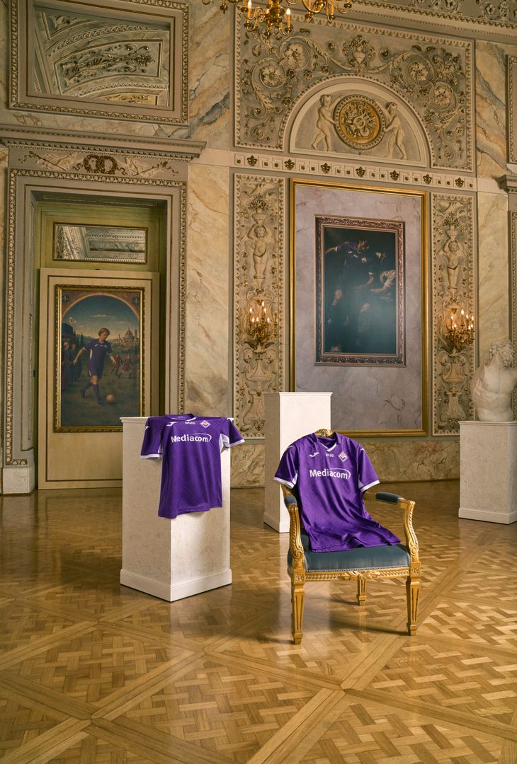 FOTO – La nuova maglia della Fiorentina. Le migliori immagini di oggi - immagine 5