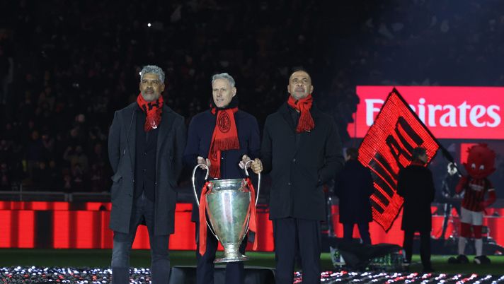MILAN, ITALY - DECEMBER 15: Frank Rijkaard, Marco van Basten and Ruud Gullit celebrate 125 years of Milan before the Serie A match between AC Milan and Genoa at Stadio Giuseppe Meazza on December 15, 2024 in Milan, Italy. (Photo by Claudio Villa/AC Milan via Getty Images)  Anconetani