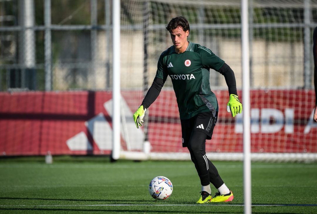 Roma, terzo giorno di allenamenti a Trigoria – FOTO GALLERY - immagine 30