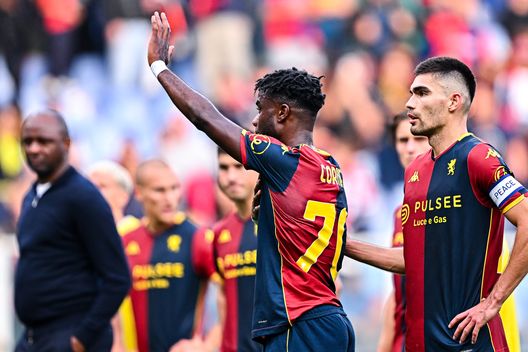 GENOA, ITALY - OCTOBER 19: Maxwel Cornet of Genoa (C) apologizes to fans after the Serie A match between Genoa CFC and Parma Calcio 1913 at Stadio Luigi Ferraris on October 19, 2025 in Genoa, Italy. (Photo by Simone Arveda/Getty Images) Marsiglia (IlSecoloXIX): “Il Genoa non deve perdere. Ecco cosa attende il Toro”- immagine 2