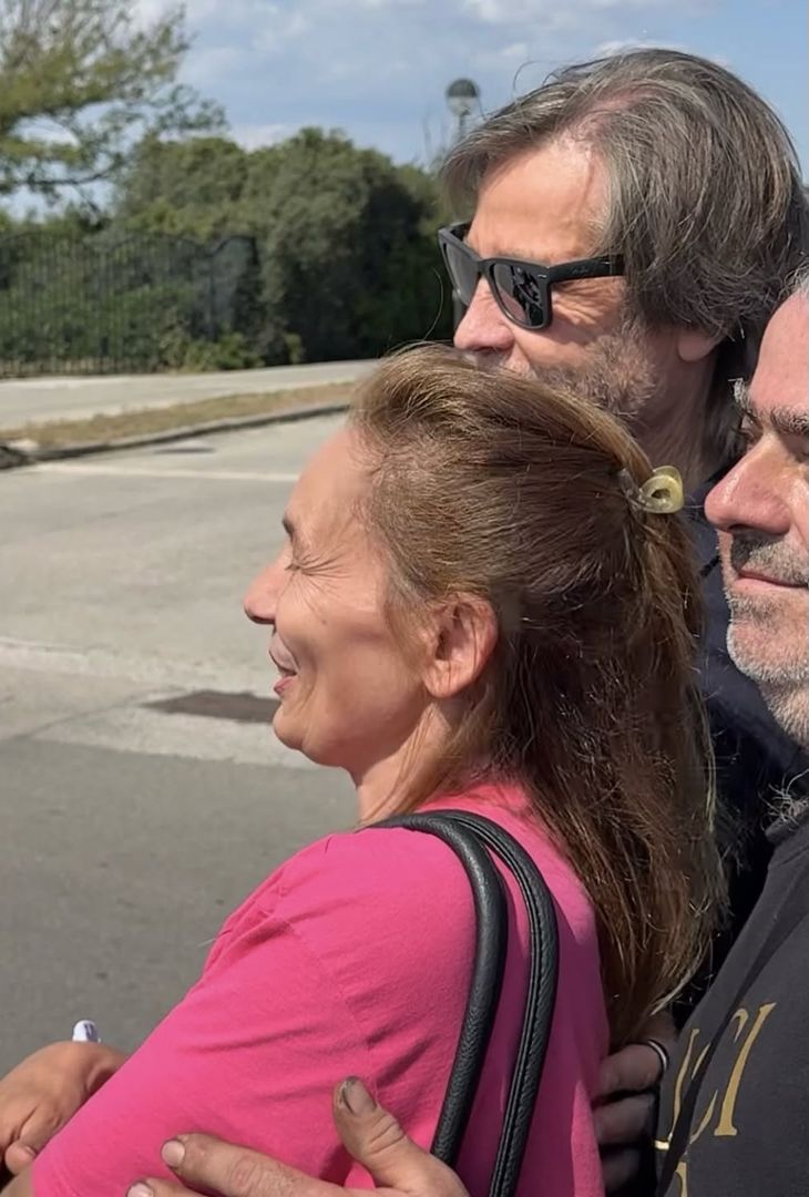 Ultime ore a Castel Volturno per Conte e Oriali: abbracci e cori per loro – LE FOTO - immagine 8