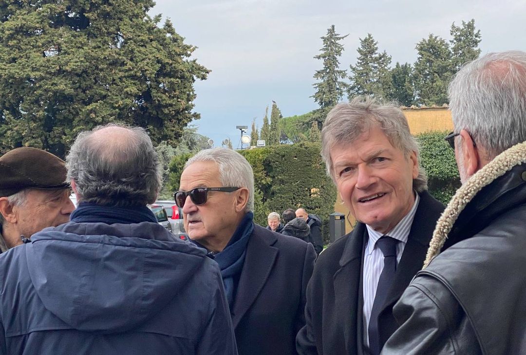 GALLERY – Antognoni, Galli, Barone… In tantissimi al funerale di Hamrin - immagine 3