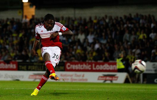 BURTON-UPON-TRENT, INGHILTERRA- AGOSTO 27: Hugo Rodallega, ex giocatore del Fulham. (Foto di Paul Thomas/Getty Images) Clamoroso in Colombia: Rodallega infortunato segna il gol che regala il titolo al Santa Fe- immagine 2