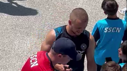 Lobotka cuore d’oro: fotografie e autografi con i supporters a fine allenamento