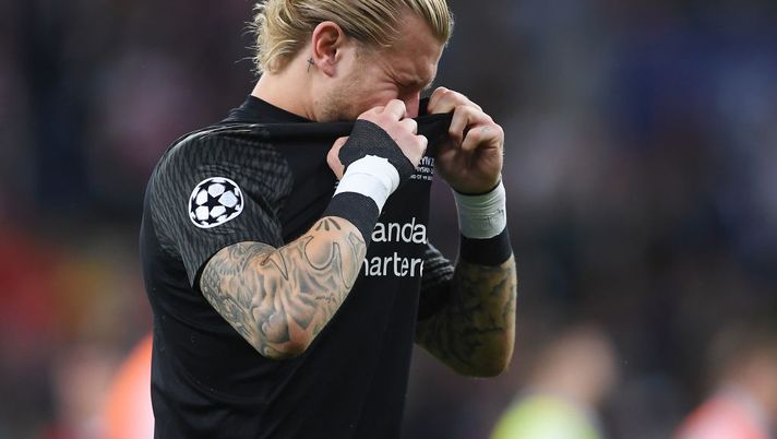 Tegola Karius, esce dal campo con la gamba fasciata: stagione finita - immagine 1