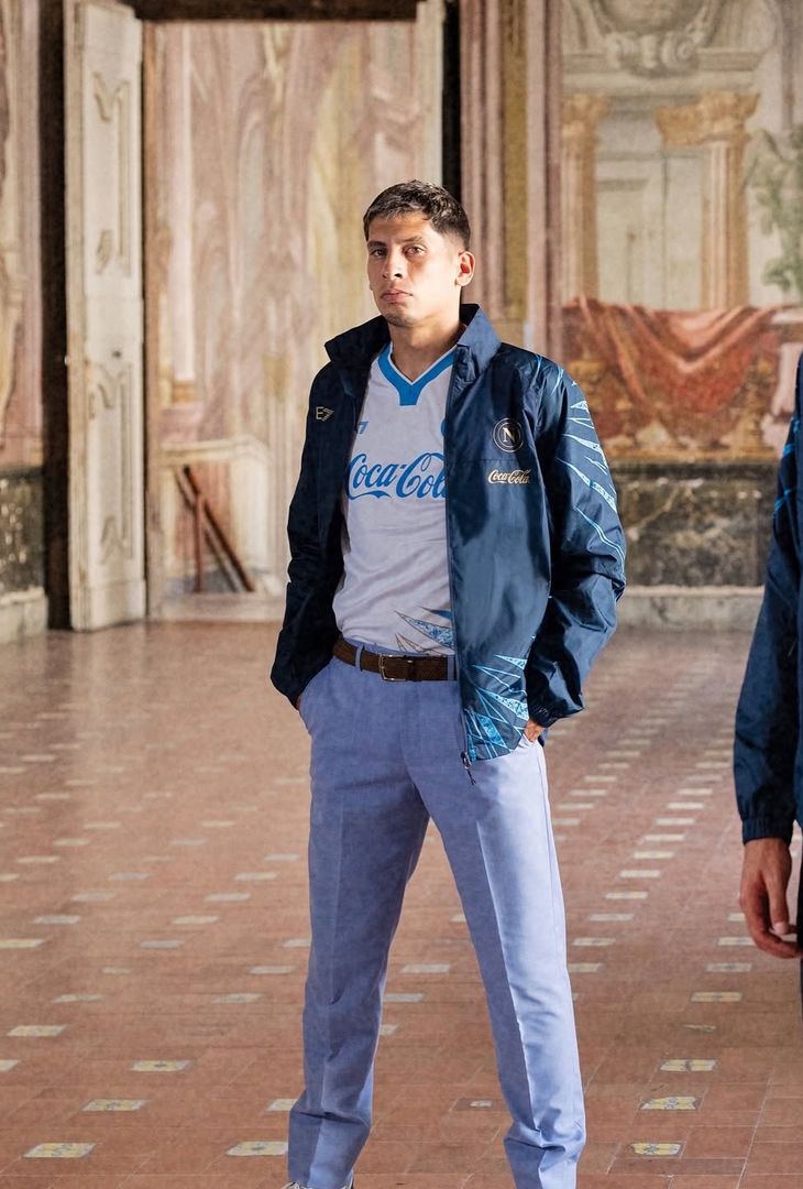 Il Napoli presenta la nuova giacca pre-gara: omaggio alla città – GALLERY - immagine 4