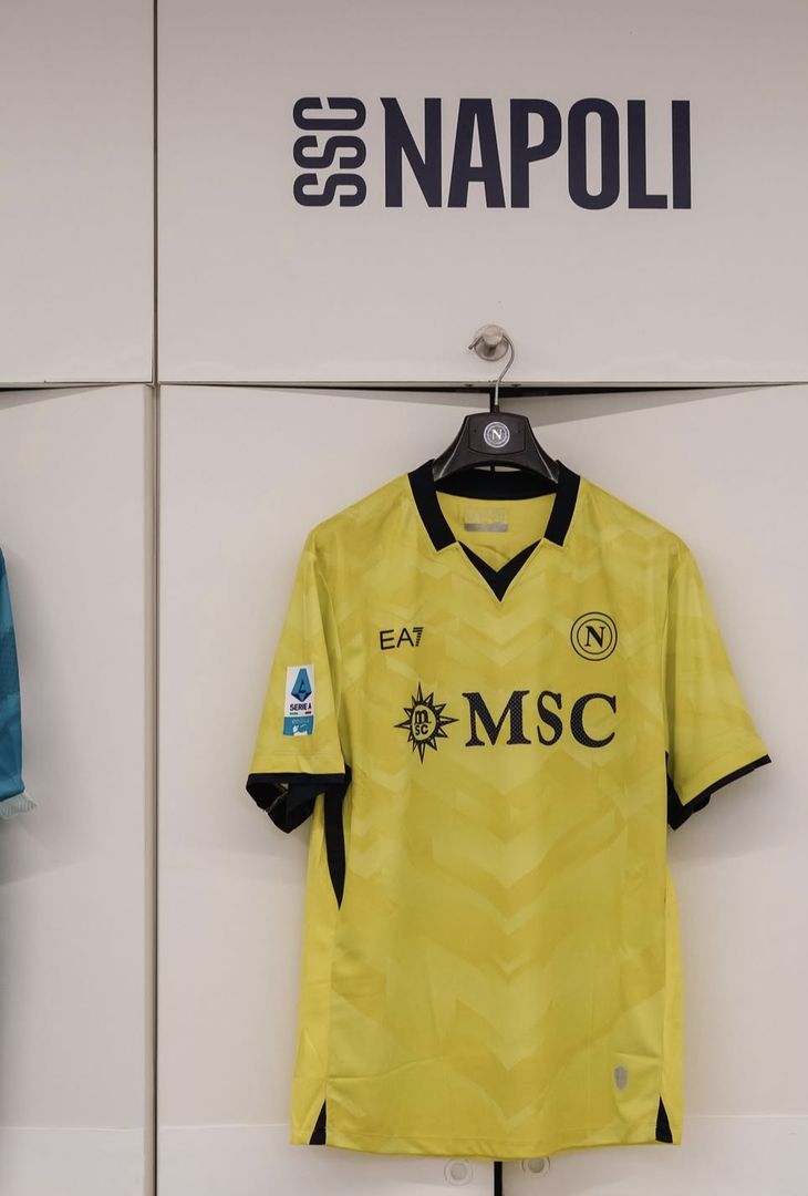GALLERY Tutto pronto nello spogliatoio: il Napoli indosserà la maglia speciale - immagine 6