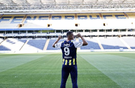 Twitter @Fenerbahce Dzeko: “Al Fenerbahce per il titolo. Dovevo venire qui 2 anni fa, ma l’accordo con l’Inter…”- immagine 3