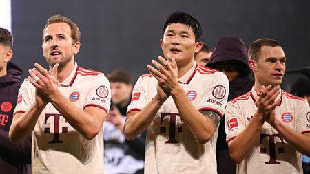 HAMBURG, GERMANY - NOVEMBER 09: Harry Kane and Kim Min-Jae of Bayern Munich applaud the fans following the Bundesliga match between FC St. Pauli 1910 and FC Bayern München at Millerntor Stadium on November 09, 2024 in Hamburg, Germany. (Photo by Stuart Franklin/Getty Images)