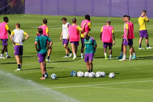 GERMOGLI PH: 23 AGOSTO 2023 BAGNO A RIPOLI VIOLA PARK ALLENAMENTO DELLA FIORENTINA IN VISTA DELLA PARTITA CONTRO IL RAPID VIENNA NELLA FOTO ITALIANO Fiorentina è il 31 agosto: “C’è una storia che nasce e un’estate che muore”- immagine 2