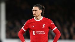 Liverpool, tifosi furiosi con Nunez per l’applauso agli arbitri dopo il derby perso