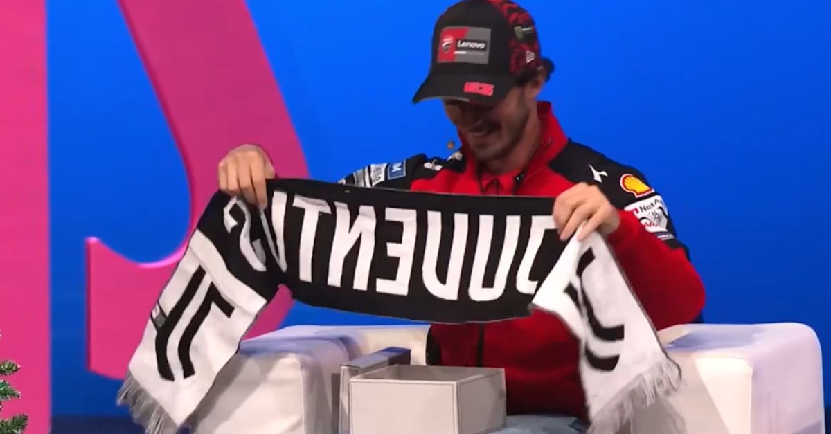 video bagnaia amore juve quando vinci stai sulle p8230 il siparietto sul palco