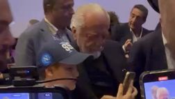 De Laurentiis, dopo la presentazione autografi e selfie con i piccoli tifosi