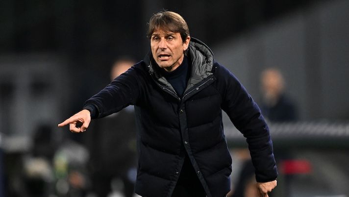 NAPLES, ITALY - FEBRUARY 09: Antonio Conte Napoli head coach during the Serie A match between Napoli and Udinese at Stadio Diego Armando Maradona on February 09, 2025 in Naples, Italy. (Photo by Francesco Pecoraro/Getty Images) Conte: “Occasione persa… per l’Europa, un pari con l’Udinese ci sta. Se qualcuno è deluso…” - immagine 1