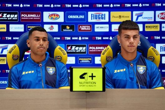 Frosinone, presentati i nuovi acquisti Cheddira e Barrenechea: “Qui per crescere”- immagine 2