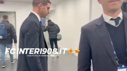 VIDEO FCINTER1908 / Calhanoglu lascia San Siro dopo l’infortunio. Al ‘Come stai?’…