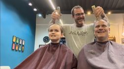 Julio Sergio si rasa i capelli con suo figlio Enzo: il video è commovente