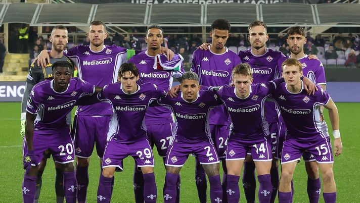 FLORENCE, ITALY - DECEMBER 11: ACF Fiorentina poses during the UEFA Conference League 2025/26 League Phase MD5 match between ACF Fiorentina and FC Dynamo Kyiv at Stadio Artemio Franchi on December 11, 2025 in Florence, Italy. (Photo by Gabriele Maltinti/Getty Images) Toto formazione: Doppia sorpresa, per uno è tripla - immagine 1