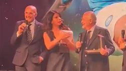 VIDEO Di Lorenzo chiama Spalletti sul palco: la particolare risposta del tecnico