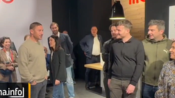 VIDEO – Totti, battute e risate all’arrivo all’Iliad Store di via Cola di Rienzo