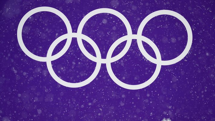 LIVIGNO, ITALY - FEBRUARY 17: A general view of the Olympic rings logo as the Women's Snowboard Slopestyle Final is postponed due to adverse weather on day eleven of the Milano Cortina 2026 Winter Olympic games at Livigno Snow Park on February 17, 2026 in Livigno, Italy. (Photo by David Ramos/Getty Images) napoli olimpiadi 2036
