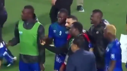 Tutti pazzi per Salah, giocatori della Sierra Leone in coda per farsi una foto