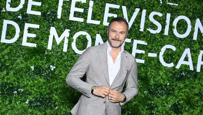 MONACO, MONACO - JUNE 19: Massimiliano Gallo attends The 'Vincenzo Malinconico, Avvocato' Photocall as part of the 61st Monte Carlo TV Festival At The Grimaldi Forum on June 19, 2022 in Monaco, Monaco. (Photo by Pascal Le Segretain/Getty Images) Gallo: “ADL parlava troppo, ora è migliorato! Ecco il miglior azzurro della stagione” - immagine 1