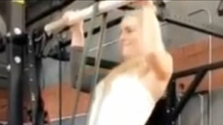 Video – Lindsey Vonn, donna bionica. Ma è proprio lei?