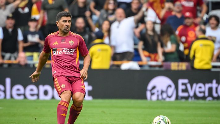 Pizarro compie 46 anni, gli auguri della Roma: “Buon compleanno Pek” - immagine 1