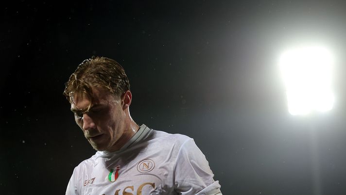 Rasmus Hojlund si è complimentato con Matteo Politano per il prolungamento triennale del suo rapporto con il Napoli politano hojlund