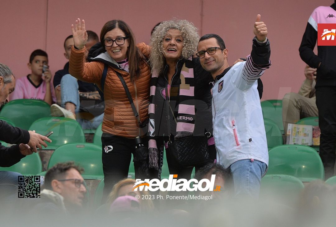 FOTOTIFO Palermo-Cittadella 0-1, gli scatti ai tifosi al “Renzo Barbera” (GALLERY) - immagine 29