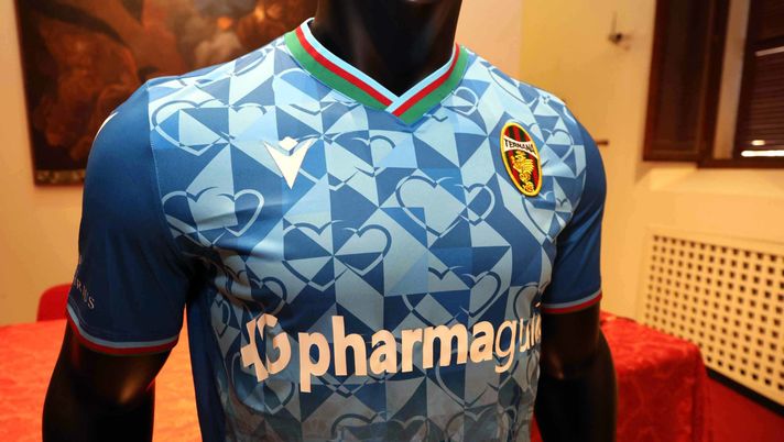 Ternana, ecco la terza maglia: dedicata al patrono di Terni, San Valentino… - immagine 1