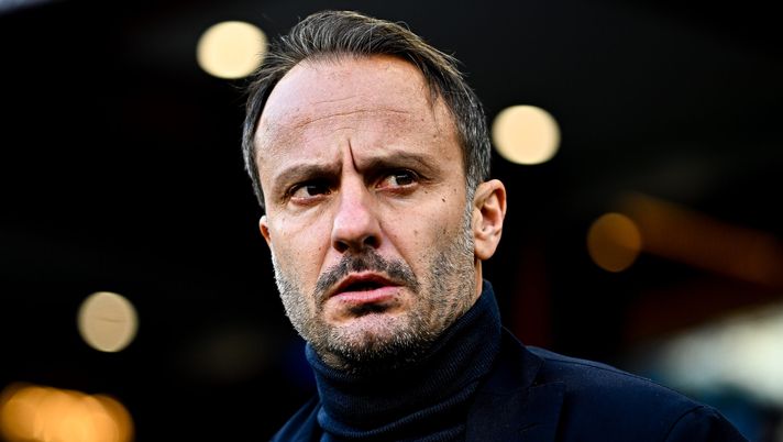 GENOA, ITALY - JANUARY 3: Alberto Gilardino, head coach of Pisa, looks on prior to kick-off in the Serie A match between Genoa CFC and Pisa SC at Luigi Ferraris Stadium on January 3, 2026 in Genoa, Italy. (Photo by Simone Arveda/Getty Images) Pisa Gilardino