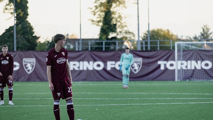 ORBASSANO, ITALY - NOVEMBER 3: Zalan Kugyela of Torino Primavera in action during the Primavera 1 match between Torino U20 and Verona U20 at stadio Valentino Mazzola on November 3, 2025 in Orbassano, Italy. Photo: Alberto Girardi for Toro News Giovanili, il punto sui granata in nazionale: Kugyela e Kirilov al turno élite - immagine 1