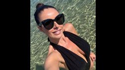 Monica Bertini, decollete esplosivo: selfie che manda i suoi followers in tilt