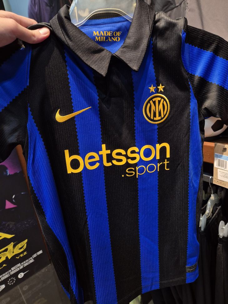 Inter, gli ultimi dettagli della nuova maglia home: ecco quando sarà lanciata- immagine 2