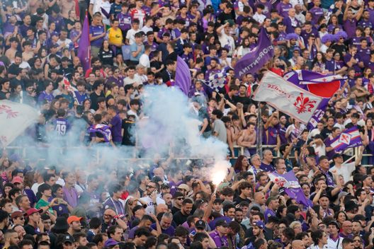 GERMOGLI PH: 7 GIUGNO 2023 FIRENZE STADIO ARTEMIO FRANCHI TIFOSI ALLO STADIO PER VEDERE LA PARTITA FINALE DI CONFERENCE LEAGUE FIORENTINA VS WEST HAM A PRAGA Prezzi scontati e addirittura gratis per l’Atalanta: il dato sui tifosi- immagine 2