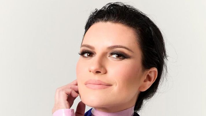 Da ufficio stampa Mediaset  Verissimo, domenica 1 dicembre intervista e celebrazione per Laura Pausini - immagine 1