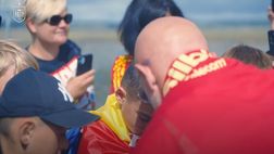 VIDEO / Spagna, Luis de la Fuente è l’uomo del momento: autografi e selfie con i tifosi