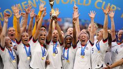 Indignazione in Austria, un ex arbitro filma delle calciatrici in doccia. La condanna fa discutere