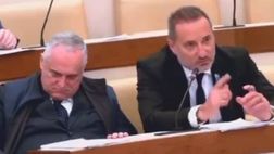 Lotito tra sonno e noia in Senato: ecco l’intervento provvidenziale di De Laurentiis